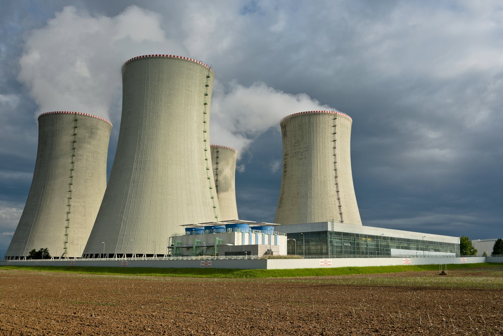 Power plant construction in Maharashtra