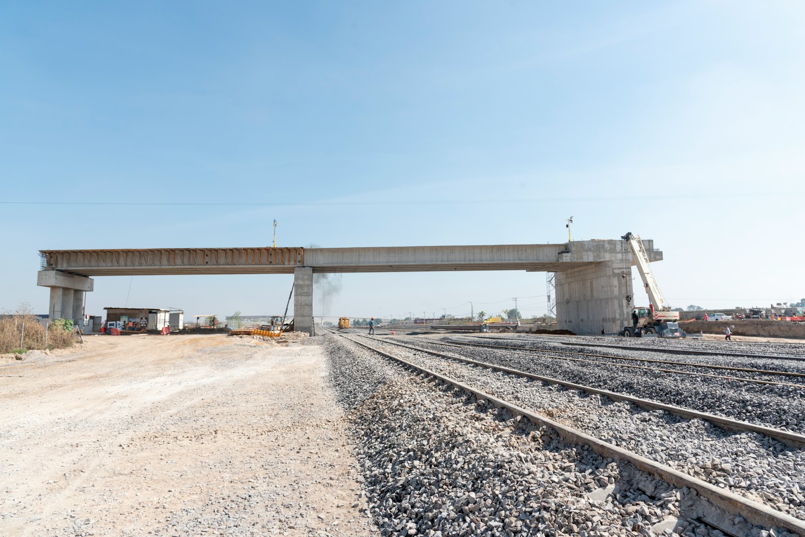 Elevated metro viaduct corridor